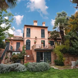*** Bed and breakfast Ai Giardini Di San Vitale Italia